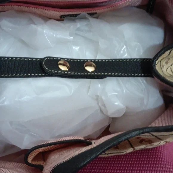 Dooney Bourke - Picture 12 of 15